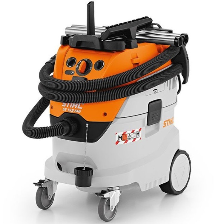 Stihl SE 133 ME → Aspiradora de líquidos y sólido.