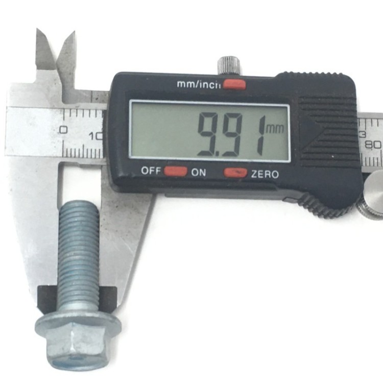 Tornillo cuchillas cortacésped Honda 10x30mm