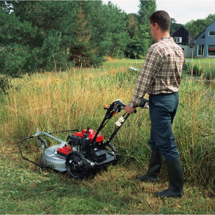 Honda Um 616, Desbrozadora de ruedas.